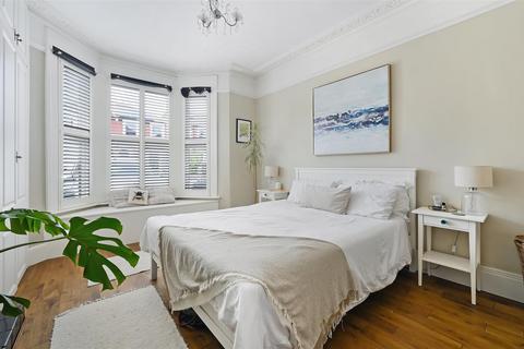118 Alexandra Road, London, SW19 7JY