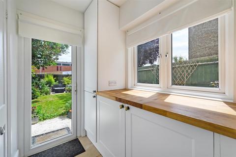 118 Alexandra Road, London, SW19 7JY
