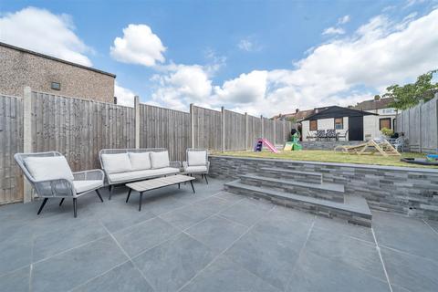 24 Holne Chase, Morden, SM4 5QB
