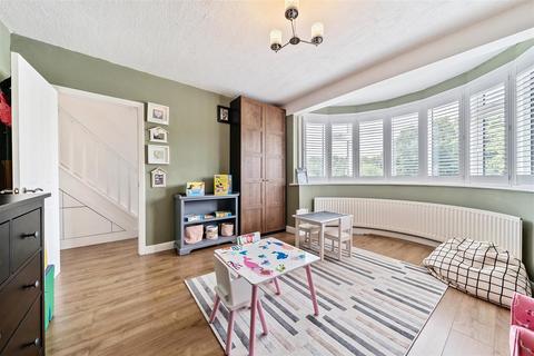 24 Holne Chase, Morden, SM4 5QB