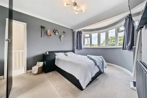 24 Holne Chase, Morden, SM4 5QB