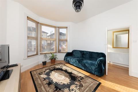 35 Carmichael Road, London, SE25 5LS