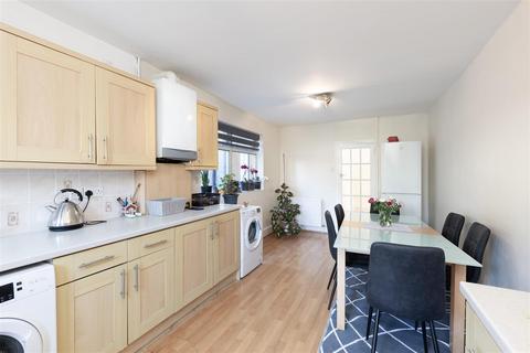 35 Carmichael Road, London, SE25 5LS