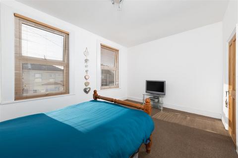 35 Carmichael Road, London, SE25 5LS