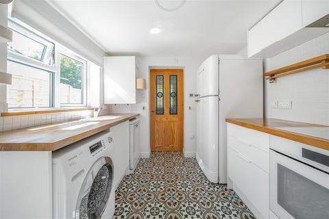 27 Grasmere Road, London, SE25 4RF