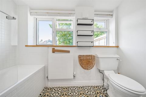27 Grasmere Road, London, SE25 4RF