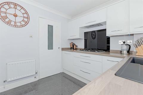 2 bedroom flat for sale, Shelley Road, Worthing