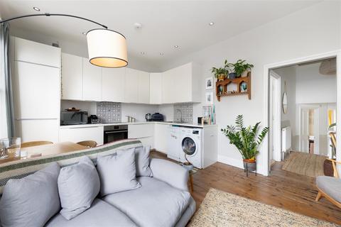 2 bedroom flat for sale, Beulah Road, Thornton Heath