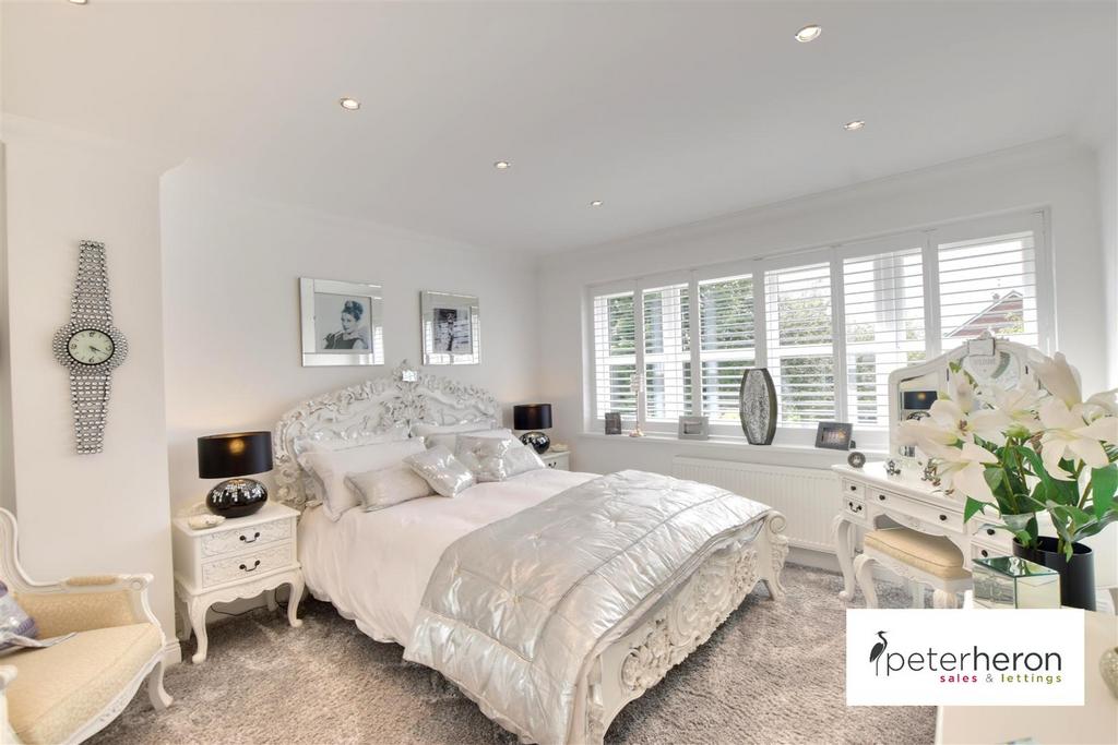 Bedroom 3 (rear)