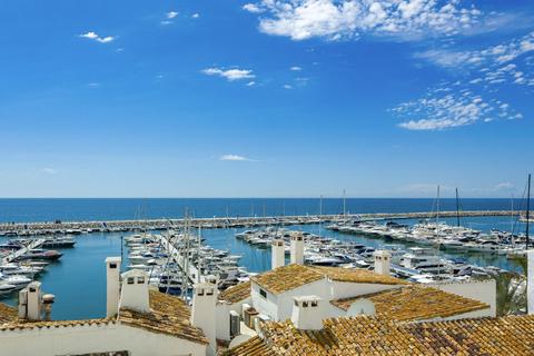 2 bedroom apartment, Marbella, Malaga, Spain