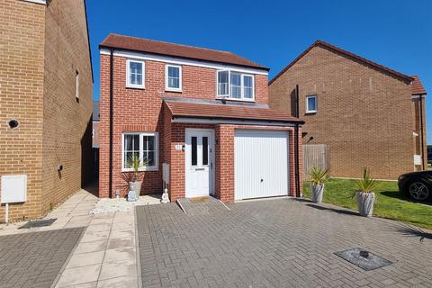 3 bedroom detached house for sale, Breeze Close, Bradwell