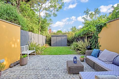 8 Wilton Way, London, E8 3EE