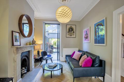 8 Wilton Way, London, E8 3EE