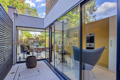 8 Wilton Way, London, E8 3EE