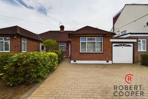 2 bedroom bungalow for sale, North View, Pinner, HA5