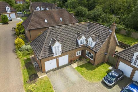 4 bedroom detached house for sale, Weatherall Close, Dunkirk, Dunkirk