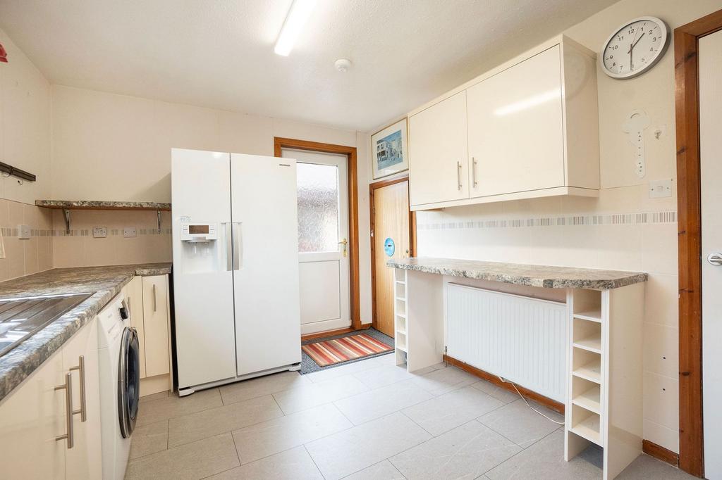 Breakfasting Kitchen