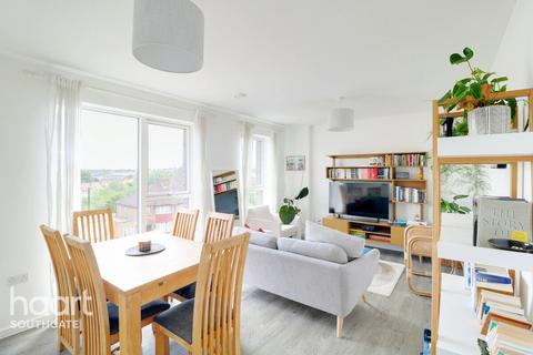 1 bedroom apartment for sale, Avenue Road, London