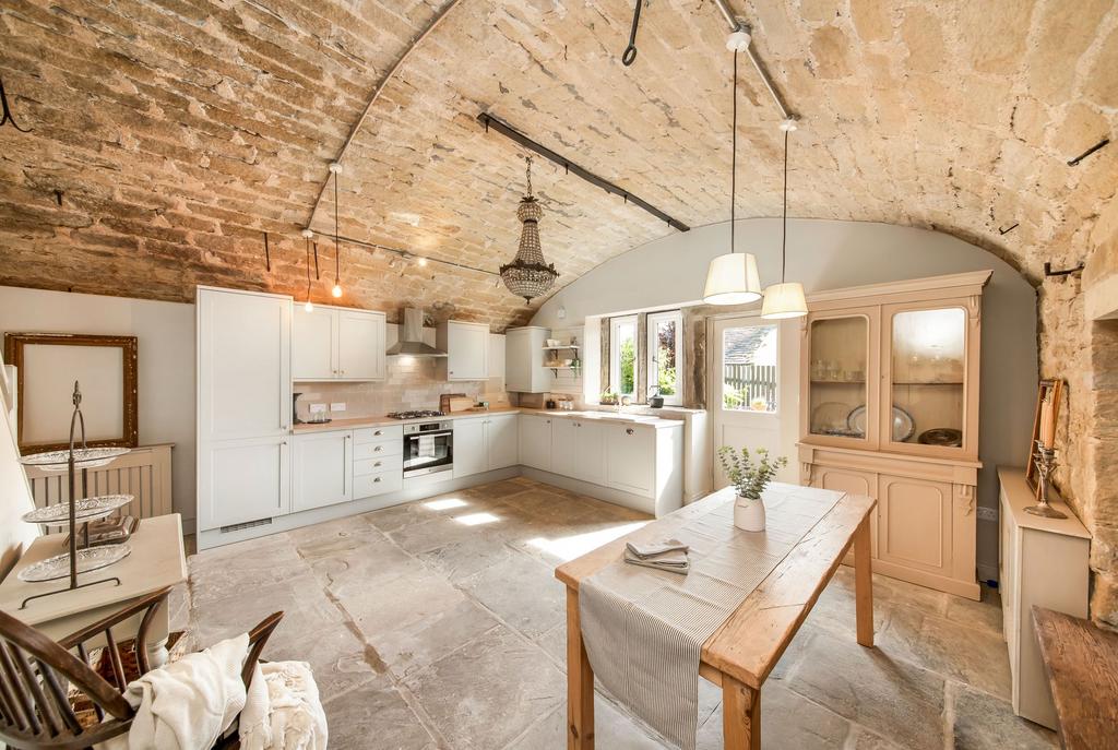 Living dining kitchen