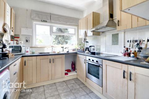 2 bedroom end of terrace house for sale, Shakespeare Drive, Westcliff-On-Sea