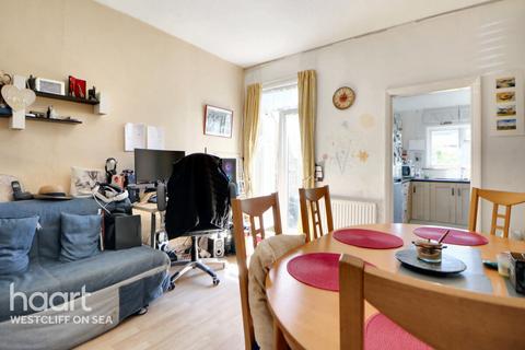 2 bedroom end of terrace house for sale, Shakespeare Drive, Westcliff-On-Sea