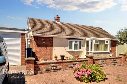 2 bedroom detached bungalow for sale, West Grove, Pakefield