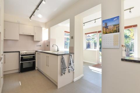 9 Rough Common Road, Rough Common, Canterbury, CT2 9DL