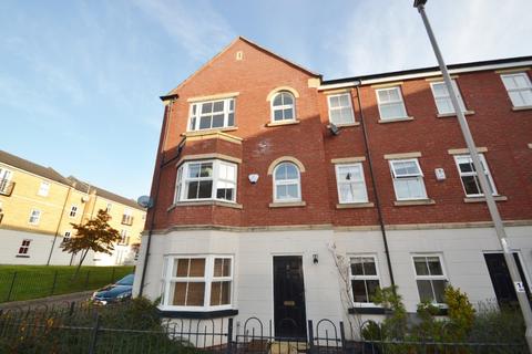 4 bedroom townhouse to rent, Mansion Gate Square, Leeds LS7