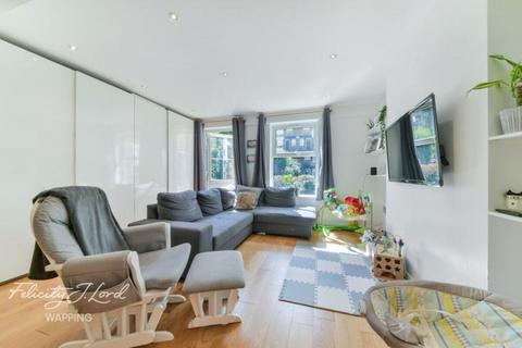 3 bedroom flat for sale, Milk Yard, London