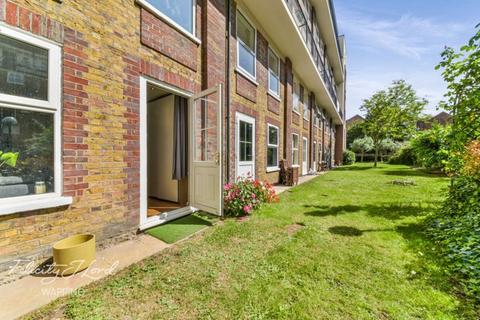 3 bedroom flat for sale, Milk Yard, London