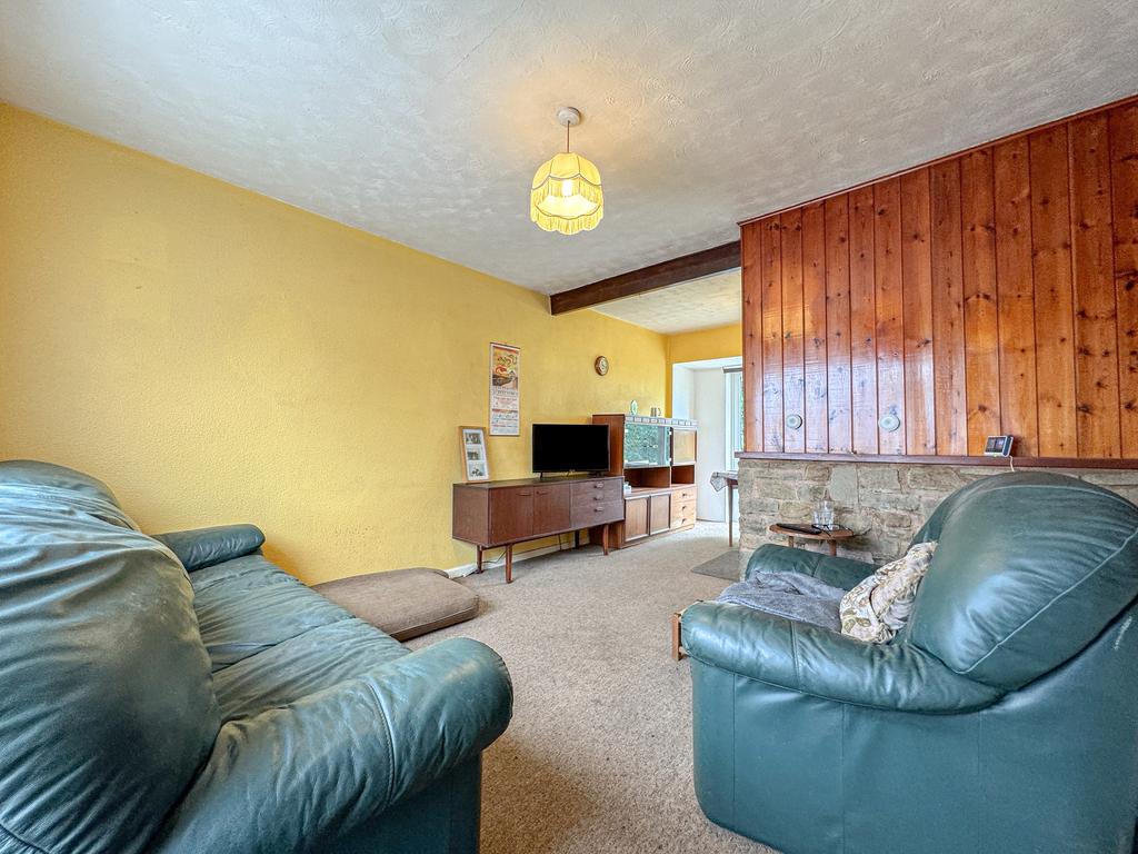 17 Cilcennin Close - Lounge