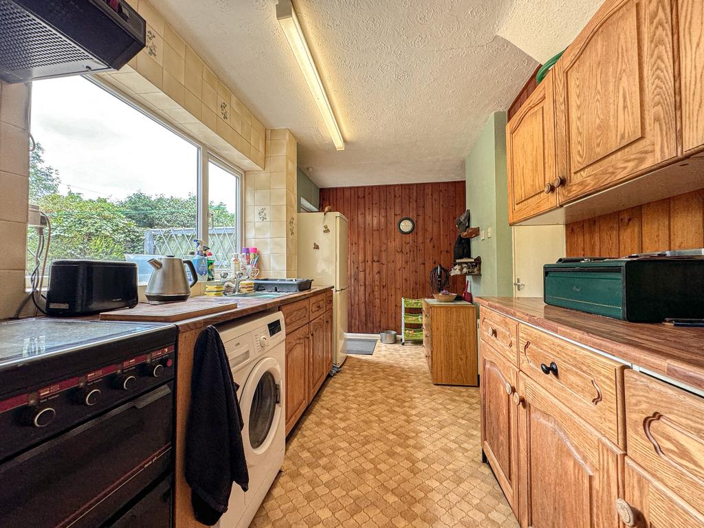 17 Cilcennin Close - Kitchen