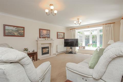 5 bedroom detached house for sale, Leigh Grove, Banbury, OX16 9LN