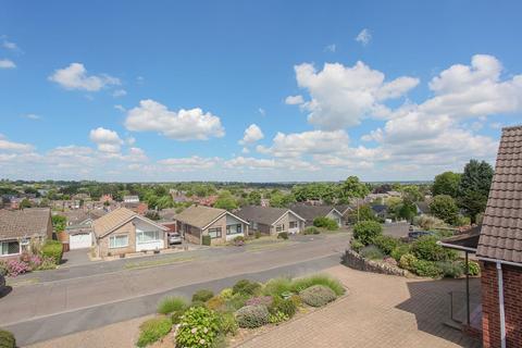 5 bedroom detached house for sale, Leigh Grove, Banbury, OX16 9LN - *Private garden and swimming pool*