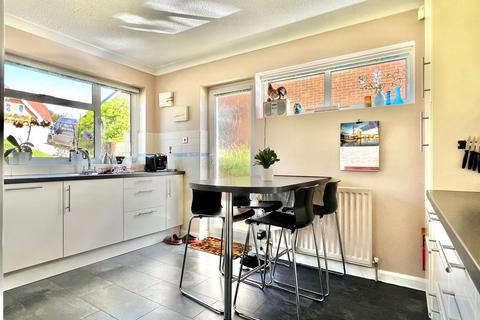 5 bedroom detached house for sale, Studland Drive, Milford on Sea, Lymington, Hampshire, SO41