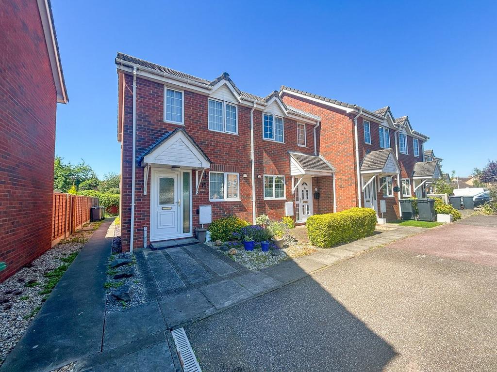Honeysuckle Close, Biggleswade, SG18 2 bed end of terrace house for