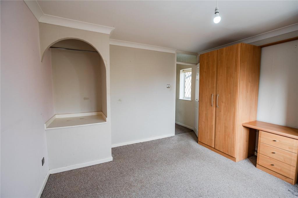 Bedroom 1 (2)