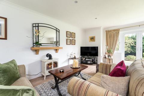 2 bedroom flat for sale, The Hollies, Pool in Wharfedale, Otley, West Yorkshire, LS21