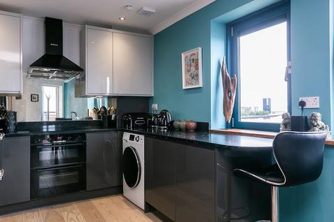35/10 Ocean Drive, Edinburgh, EH6 6JL