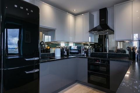 35/10 Ocean Drive, Edinburgh, EH6 6JL