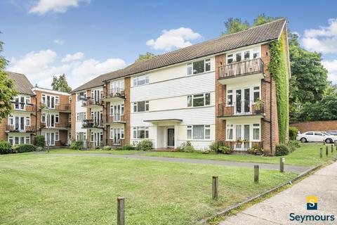 2 bedroom flat for sale, Lindfield Gardens, Surrey GU1