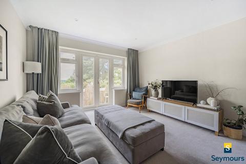 2 bedroom flat for sale, Lindfield Gardens, Surrey GU1