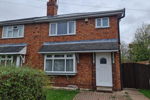 3 bedroom terraced house to rent, Coronation Road, Wolverhampton WV10