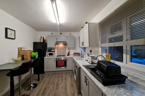 3 bedroom terraced house to rent, Coronation Road, Wolverhampton WV10