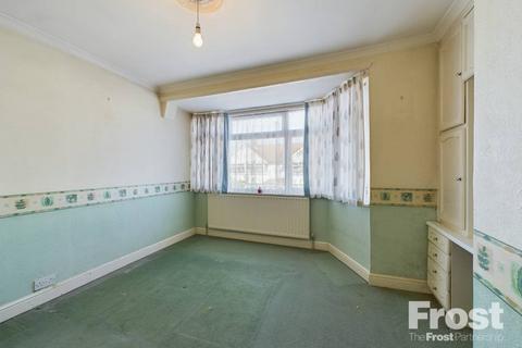 2 bedroom terraced house for sale, Camrose Avenue, Feltham, TW13