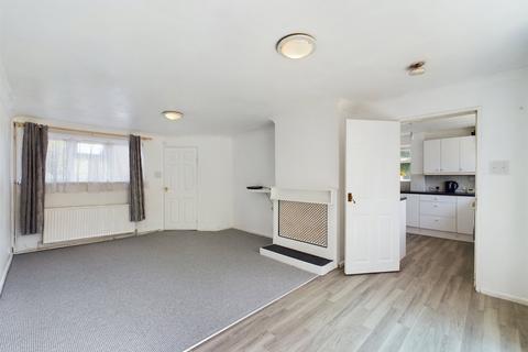 3 bedroom semi-detached house to rent, Wellhouse Road, Maidenhead, Berkshire, SL6