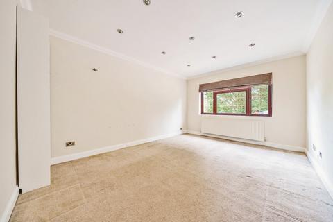 271 Laleham Road, Staines, TW18 2NY