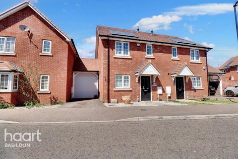 3 bedroom semi-detached house for sale, Farnham Avenue, Wickford