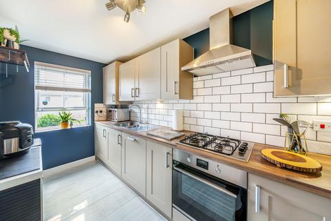 3 bedroom end of terrace house for sale, Peck Field Rise, Micklefield, Leeds, LS25