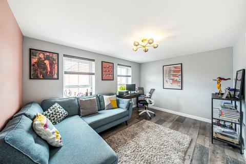 3 bedroom end of terrace house for sale, Peck Field Rise, Micklefield, Leeds, LS25